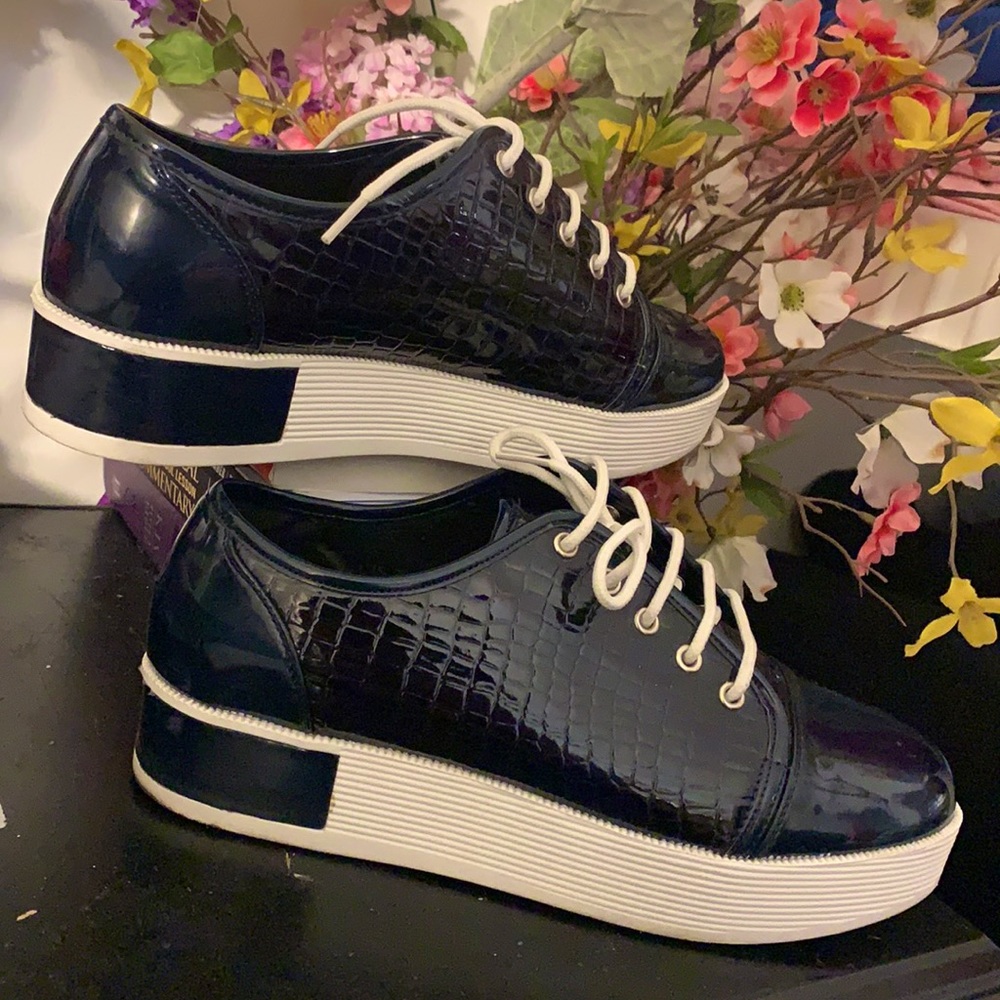 Luyi Obuwi patent leather sneaker- Good Condition